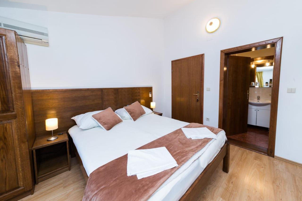 Mb Pag Bed&Breakfast Pag Town Eksteriør bilde