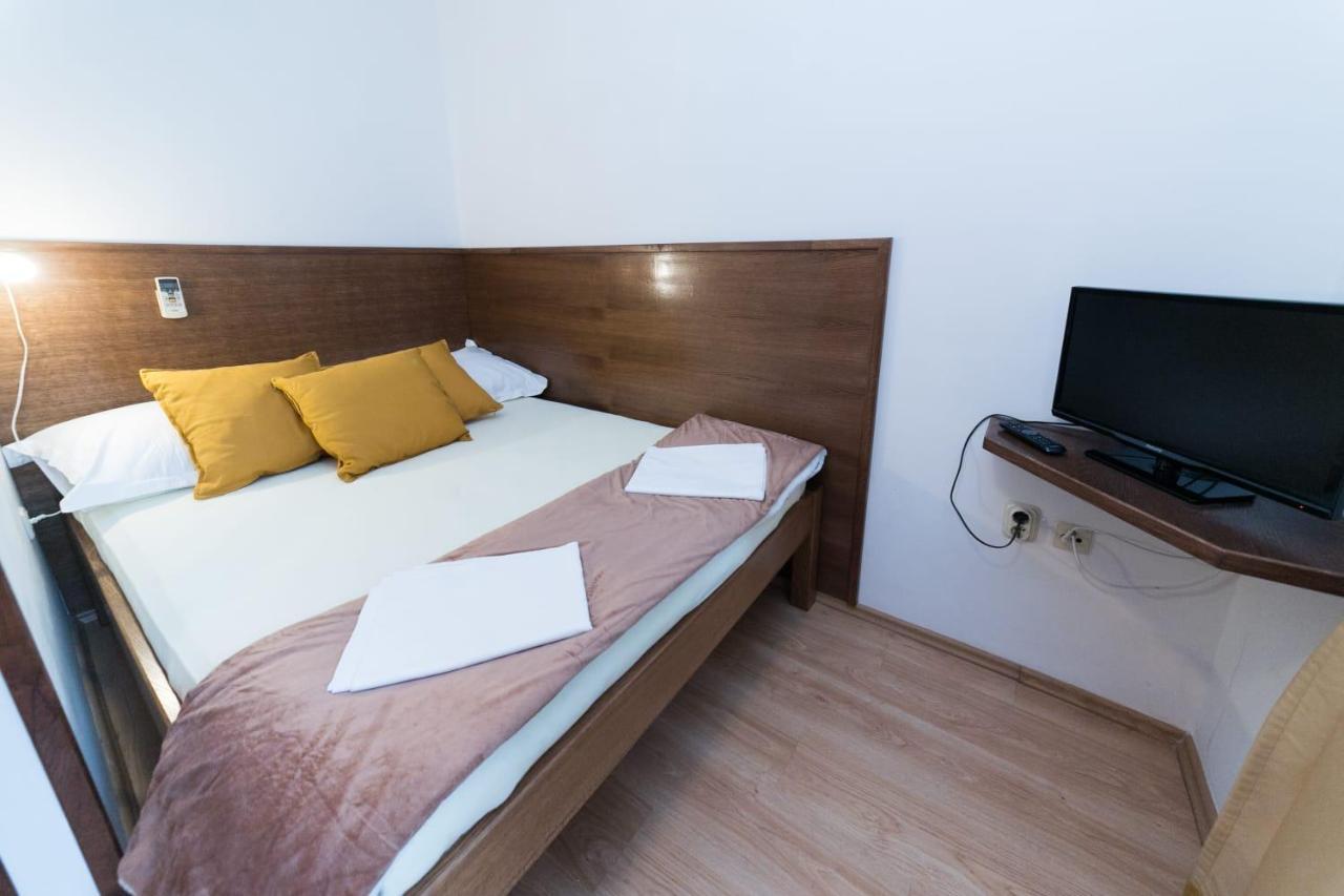 Mb Pag Bed&Breakfast Pag Town Eksteriør bilde
